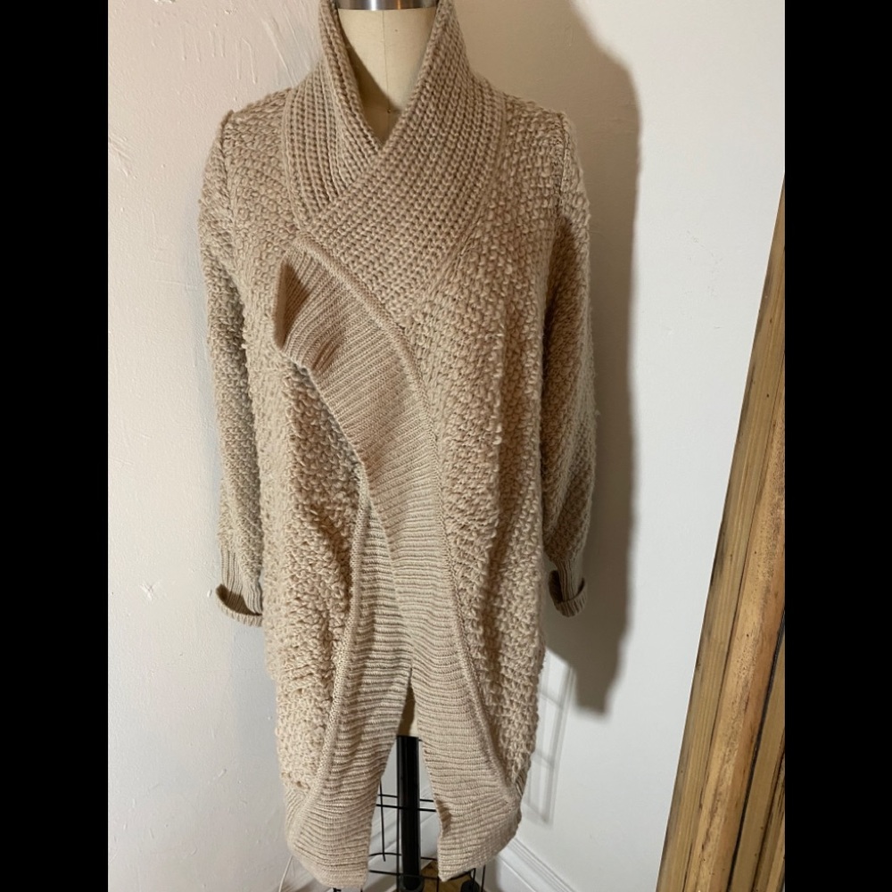 Angel of the North loop stitch sweater jacket